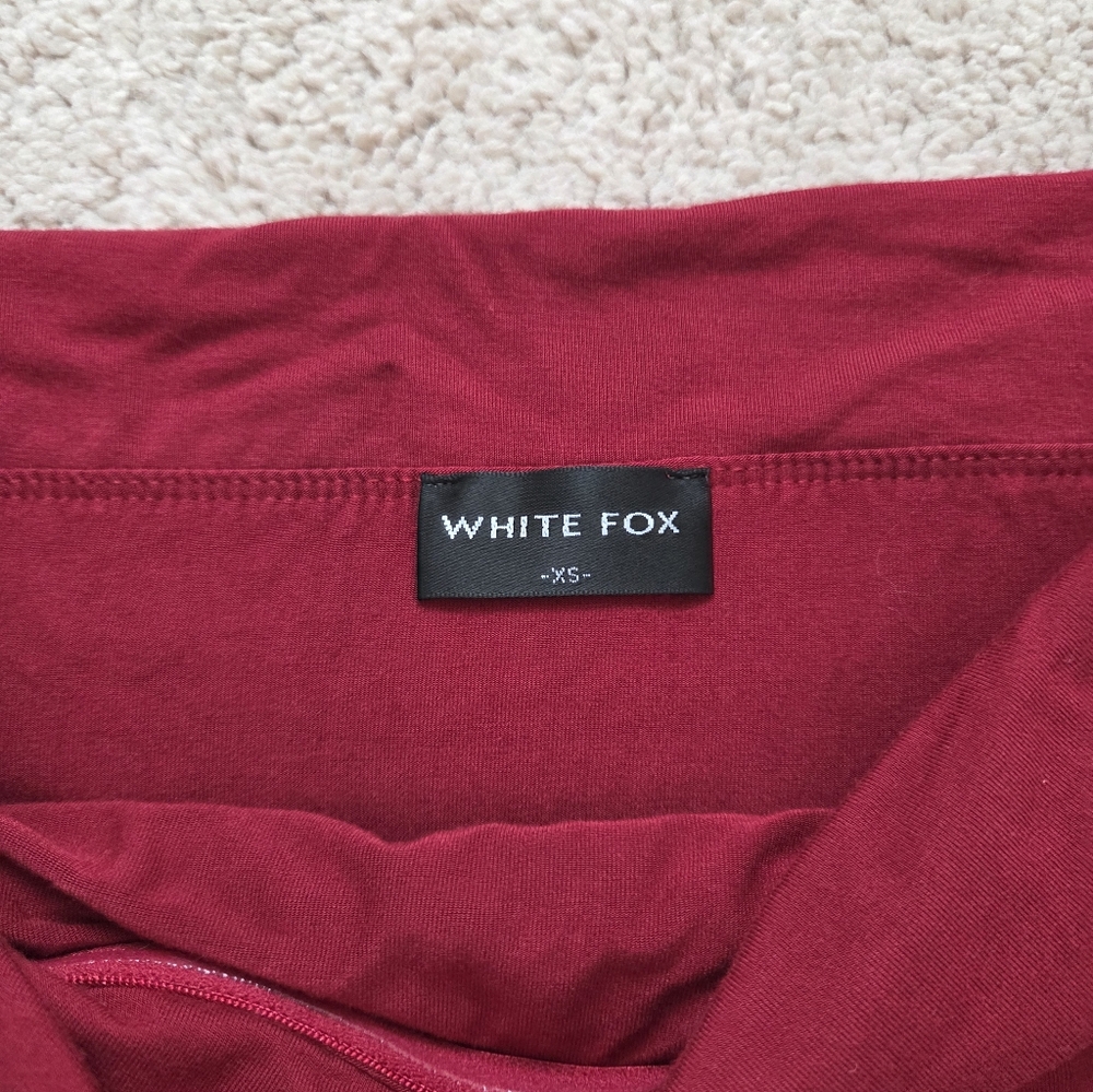 White Fox Boutique Red Off The Shoulder Top Size Xs - Picture 2 of 3